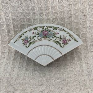 Mann Vintage Japan Fan Shaped Trinket Box